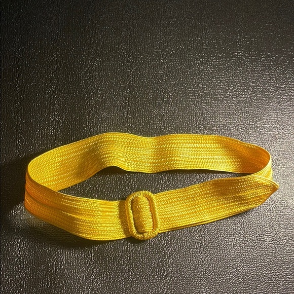 Source Unknown Yellow Belt with Vibrant Design - Picture 5 of 5